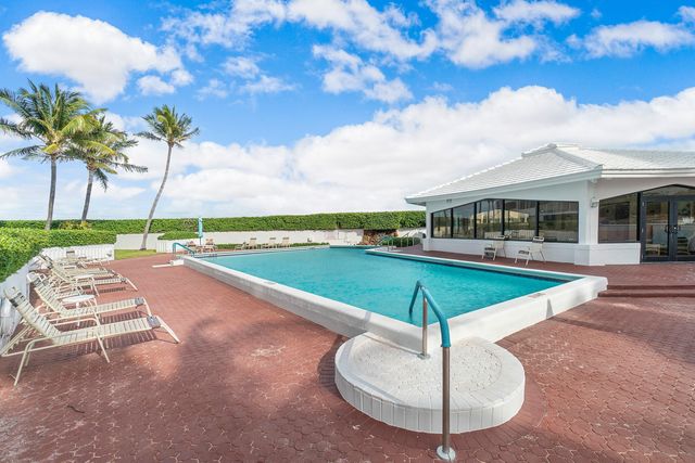 3589 S Ocean Boulevard 703, South Palm Beach, FL 33480