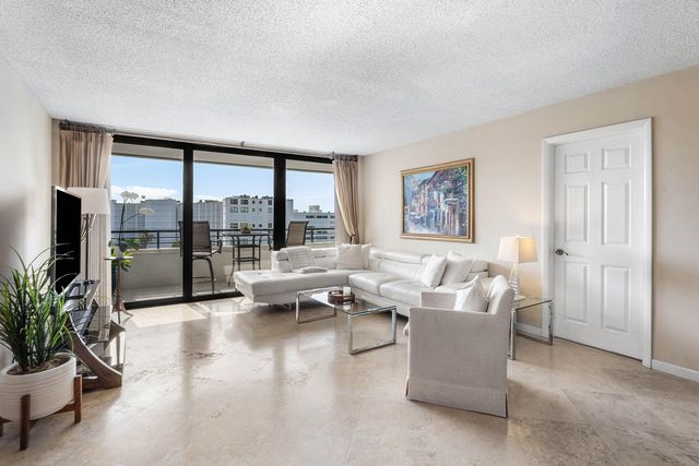 3589 S Ocean Boulevard 703, South Palm Beach, FL 33480