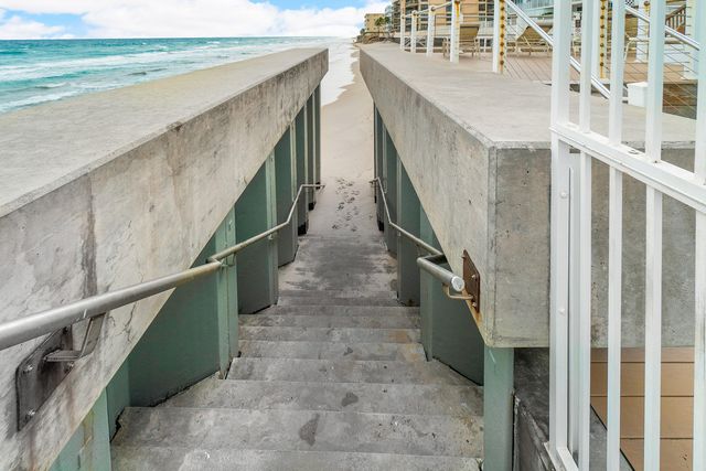 3589 S Ocean Boulevard 703, South Palm Beach, FL 33480