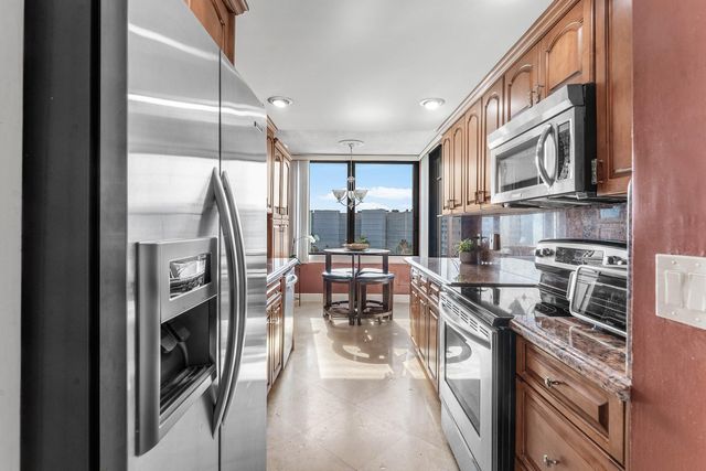 3589 S Ocean Boulevard 703, South Palm Beach, FL 33480