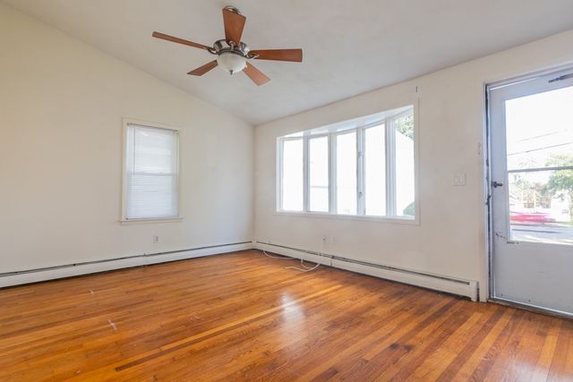 7 Belvedere Street, Johnston, RI 02919