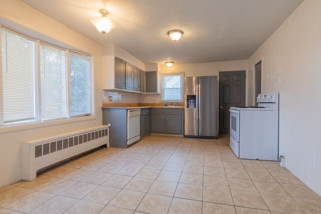 7 Belvedere Street, Johnston, RI 02919