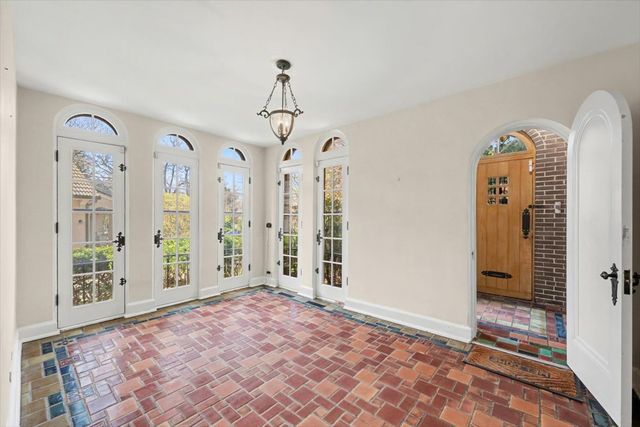 396 Sheridan Road, Glencoe, IL 60022