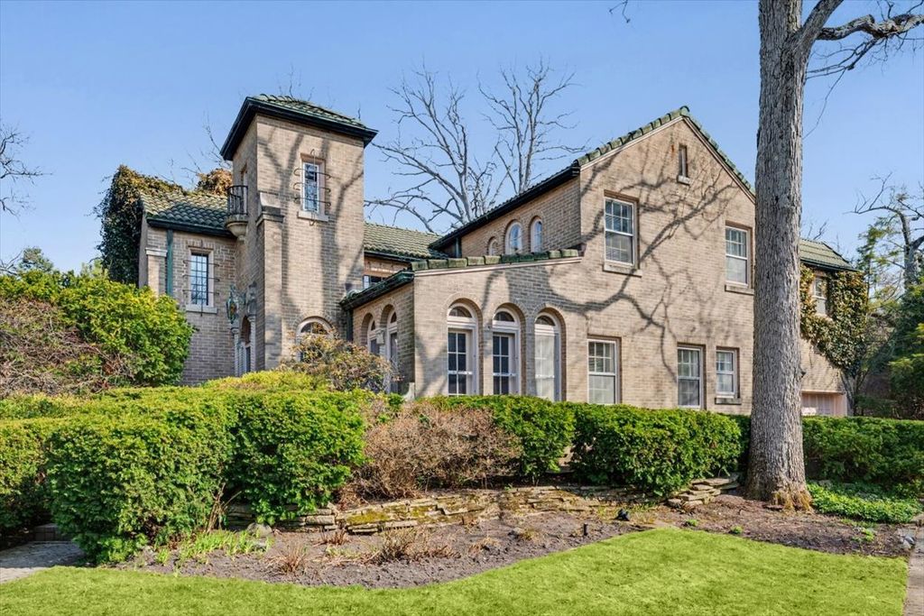 396 Sheridan Road, Glencoe, IL 60022