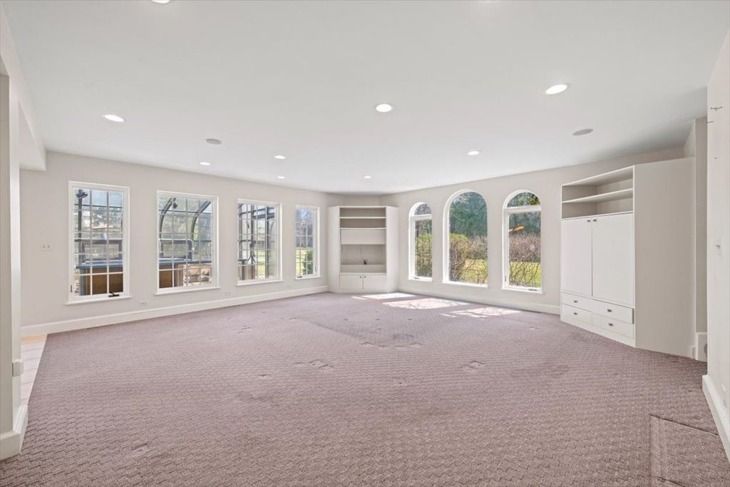 Image 15 of property listing at 396 Sheridan Road, Glencoe, IL 60022