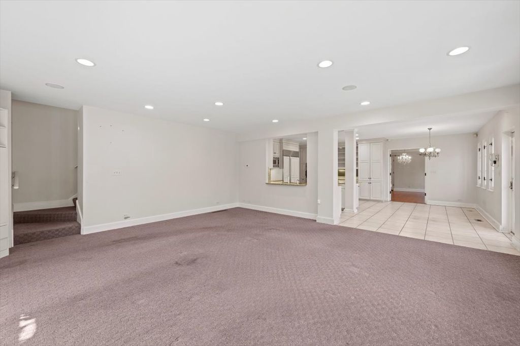 Image 17 of property listing at 396 Sheridan Road, Glencoe, IL 60022