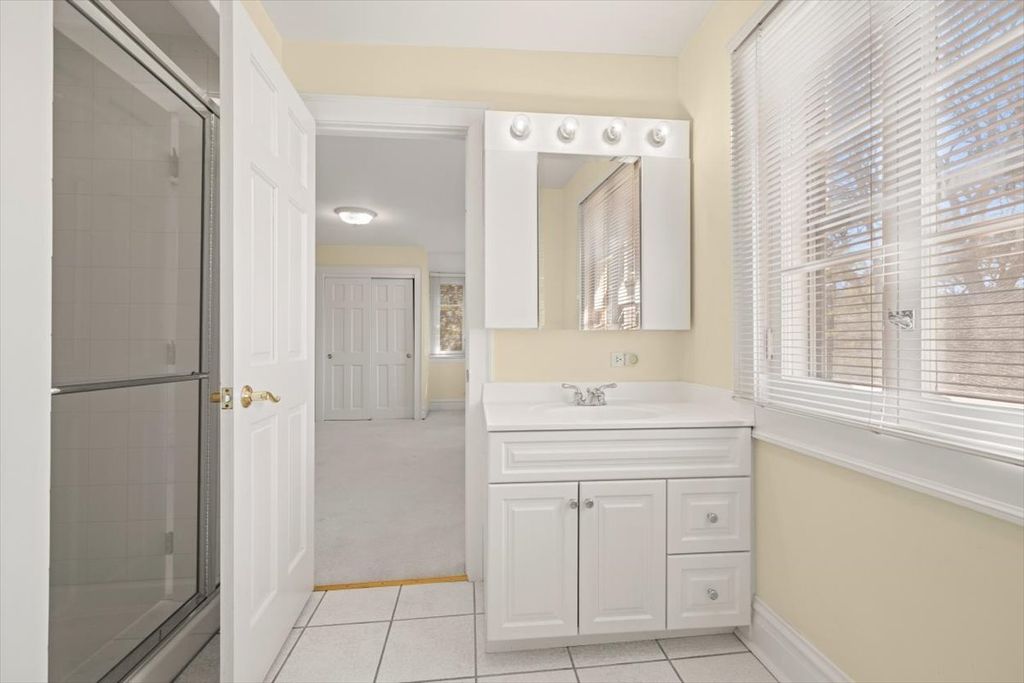 Image 27 of property listing at 396 Sheridan Road, Glencoe, IL 60022