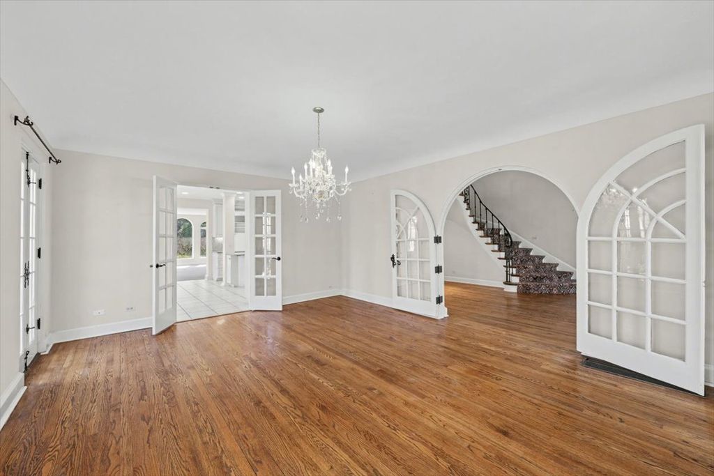 Image 8 of property listing at 396 Sheridan Road, Glencoe, IL 60022
