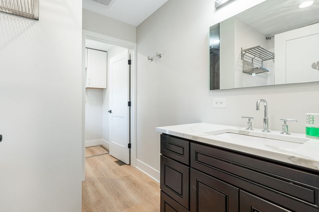 2008 KIRCHOFF Road, Rolling Meadows, IL 60008