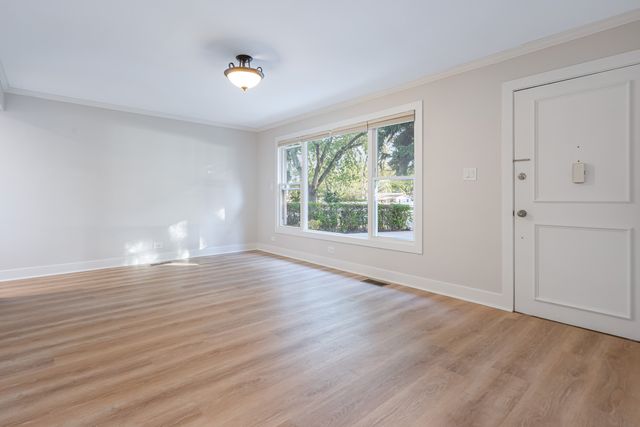 2008 KIRCHOFF Road, Rolling Meadows, IL 60008