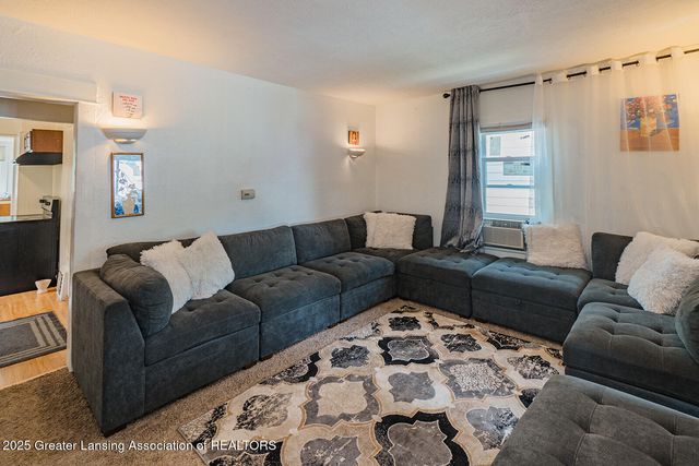 941 Maryland Avenue, Lansing, MI 48906