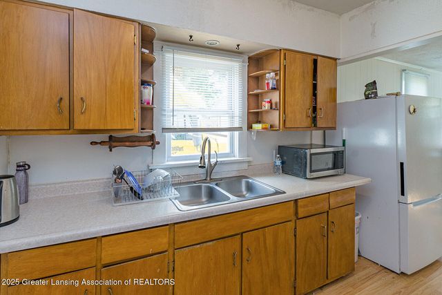 941 Maryland Avenue, Lansing, MI 48906