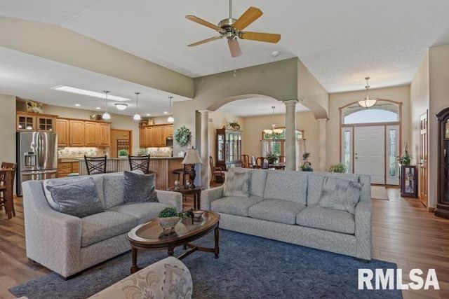 4377 Old Salem Lane, Springfield, IL 62711