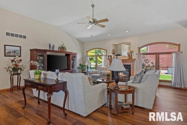 4377 Old Salem Lane, Springfield, IL 62711