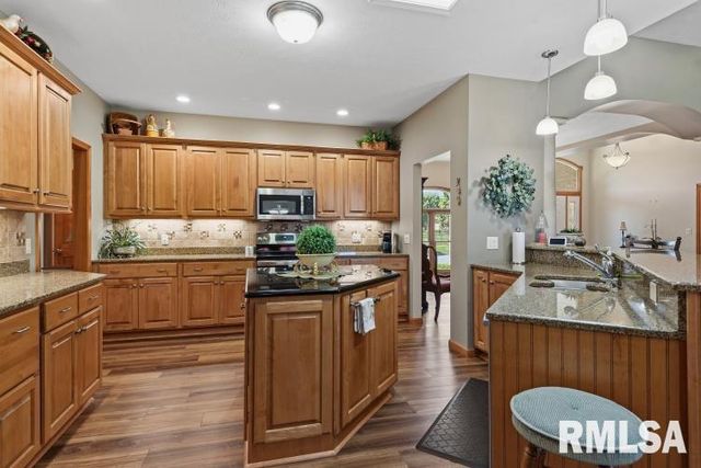 4377 Old Salem Lane, Springfield, IL 62711