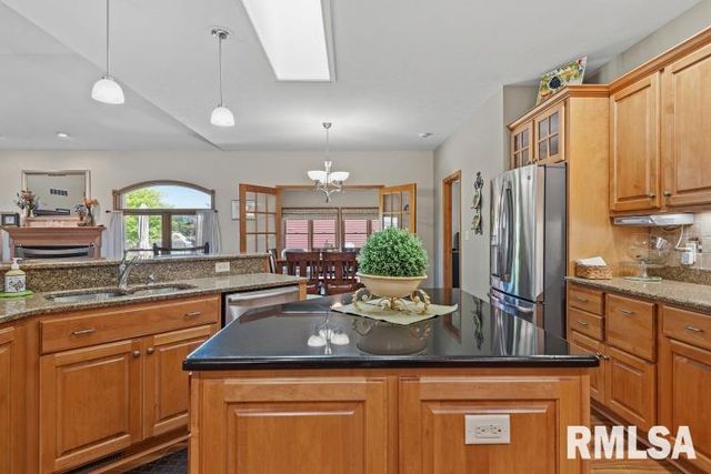 4377 Old Salem Lane, Springfield, IL 62711