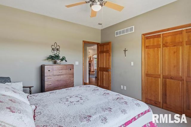 4377 Old Salem Lane, Springfield, IL 62711