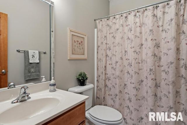 4377 Old Salem Lane, Springfield, IL 62711