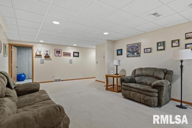 4377 Old Salem Lane, Springfield, IL 62711