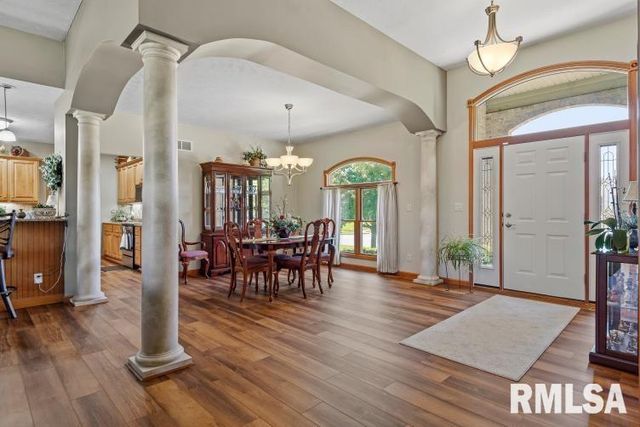 4377 Old Salem Lane, Springfield, IL 62711
