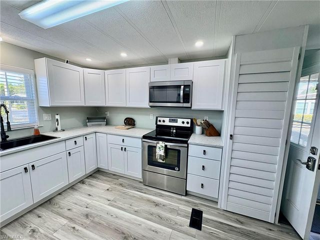 3170 Running Deer DR, North Fort Myers, FL 33917