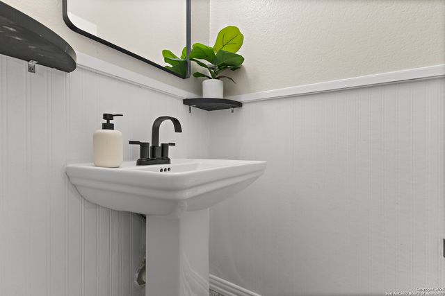 3727 Columbia, Cibolo, TX 78108