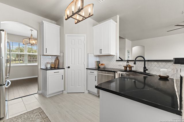 3727 Columbia, Cibolo, TX 78108