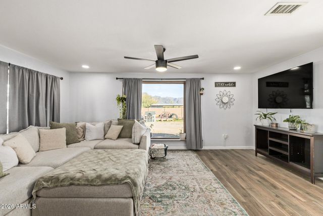 1925 E GREASEWOOD Street, Apache Junction, AZ 85119