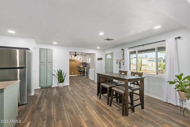 1925 E GREASEWOOD Street, Apache Junction, AZ 85119