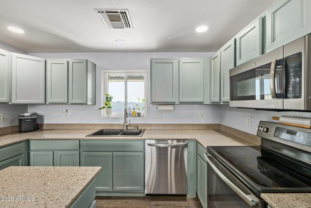 1925 E GREASEWOOD Street, Apache Junction, AZ 85119