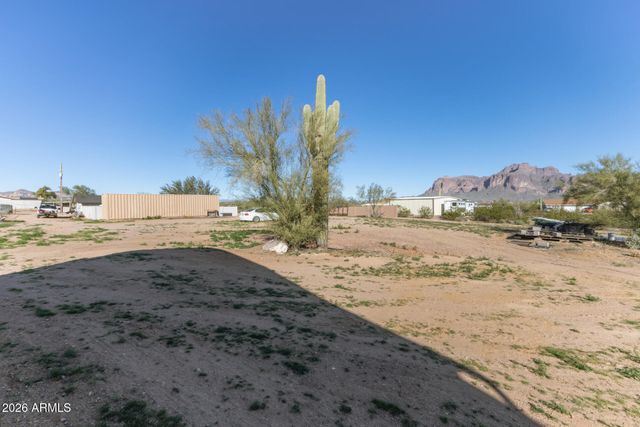 1925 E GREASEWOOD Street, Apache Junction, AZ 85119