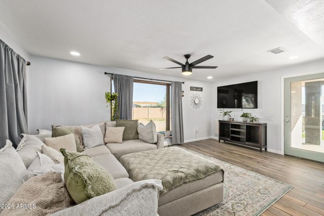 1925 E GREASEWOOD Street, Apache Junction, AZ 85119