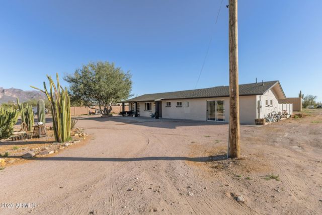 1925 E GREASEWOOD Street, Apache Junction, AZ 85119