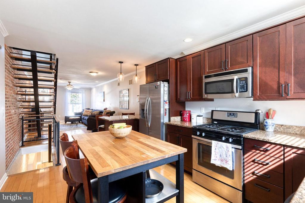 235 S ROBINSON ST, Baltimore, MD 21224