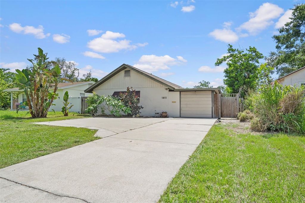 1811 49TH STREET N, St Petersburg, FL 33710