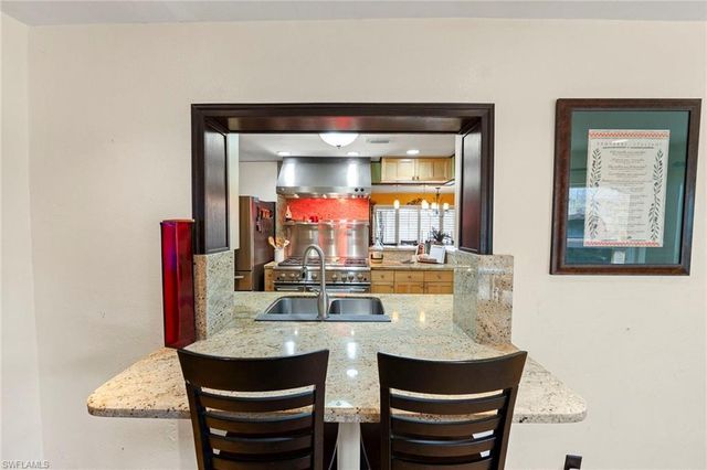 511 Eastwood DR, Naples, FL 34110