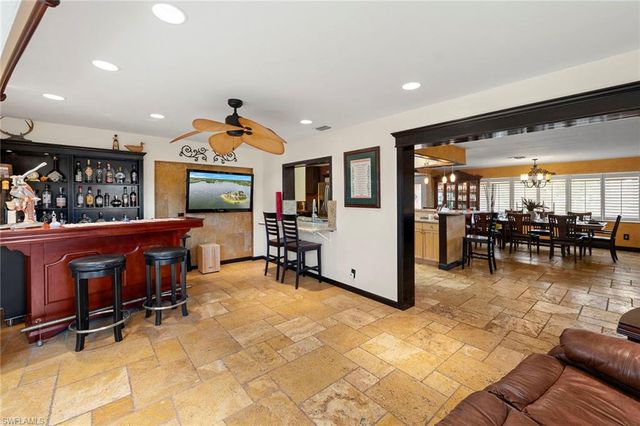 511 Eastwood DR, Naples, FL 34110