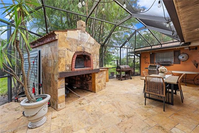 511 Eastwood DR, Naples, FL 34110