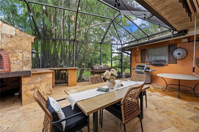 511 Eastwood DR, Naples, FL 34110