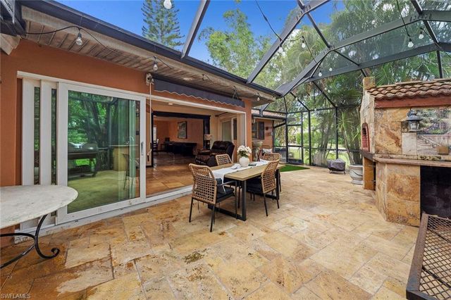 511 Eastwood DR, Naples, FL 34110