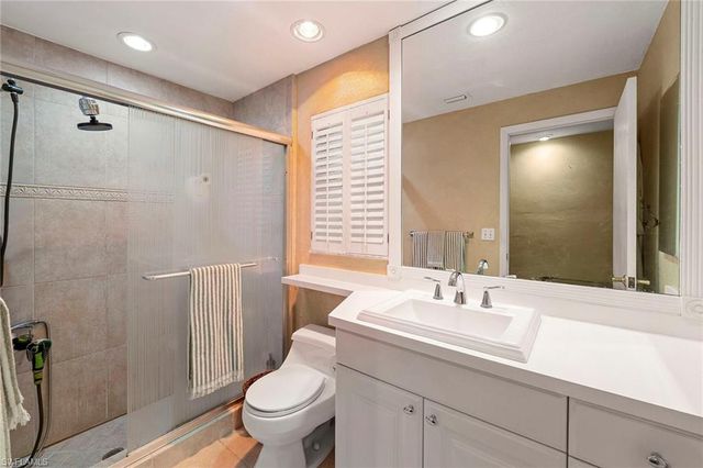 511 Eastwood DR, Naples, FL 34110