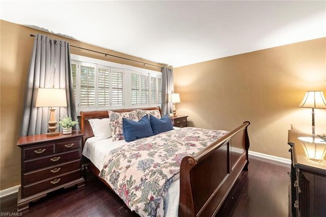 511 Eastwood DR, Naples, FL 34110