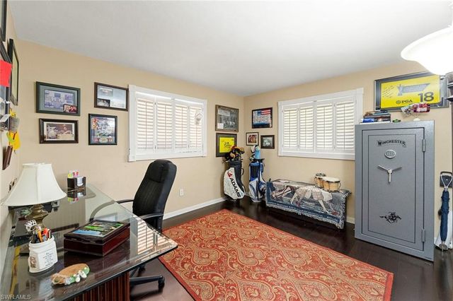 511 Eastwood DR, Naples, FL 34110