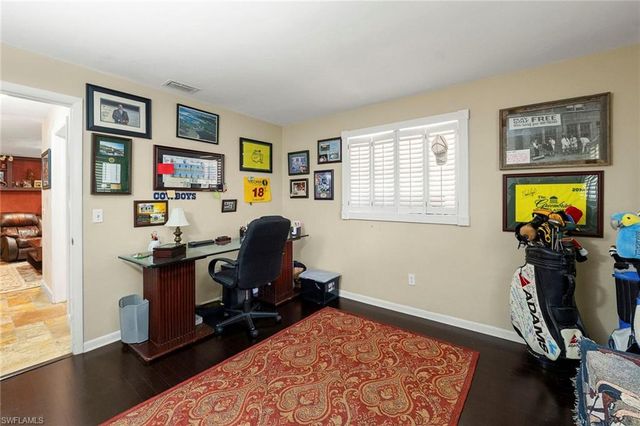 511 Eastwood DR, Naples, FL 34110