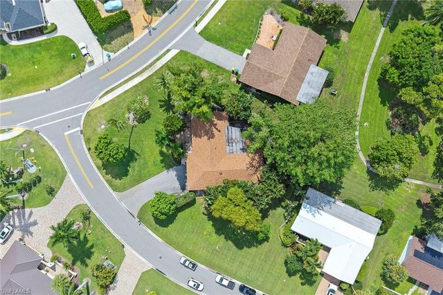 511 Eastwood DR, Naples, FL 34110