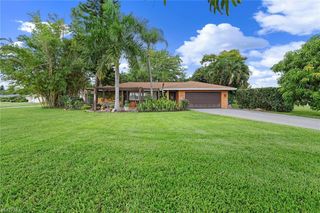 511 Eastwood DR, Naples, FL 34110