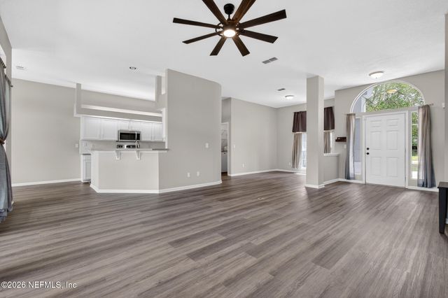10727 PLUM HOLLOW Drive, Jacksonville, FL 32222