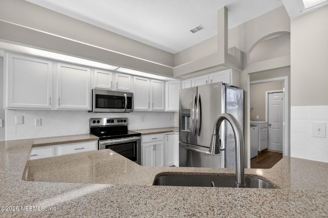 10727 PLUM HOLLOW Drive, Jacksonville, FL 32222