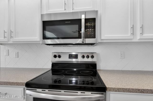 10727 PLUM HOLLOW Drive, Jacksonville, FL 32222