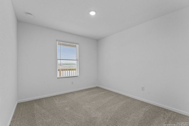 7702 Nessie Trails, Floresville, TX 78227